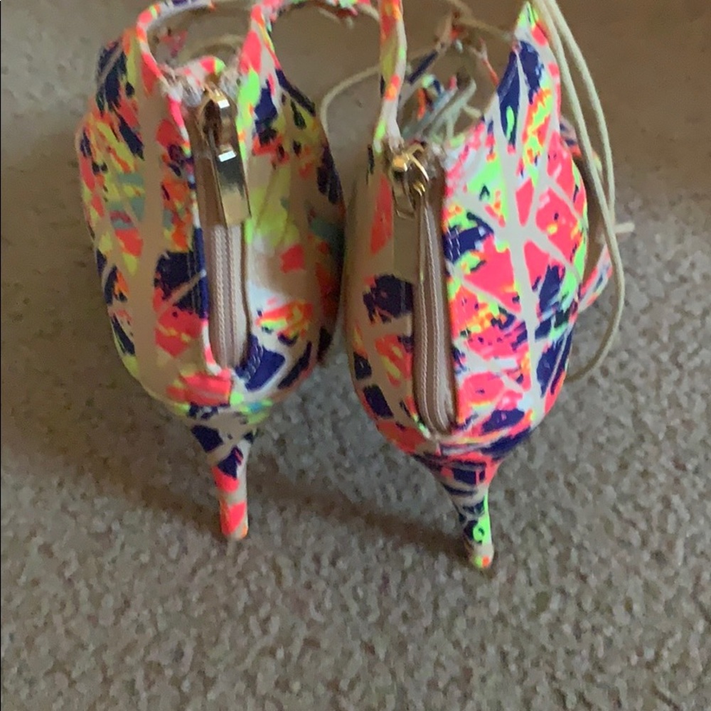 Heels - Picture 2 of 3